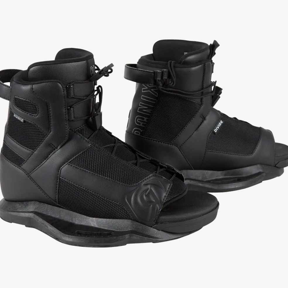 Ronix District Wakeboard | Divide Bindings 2026